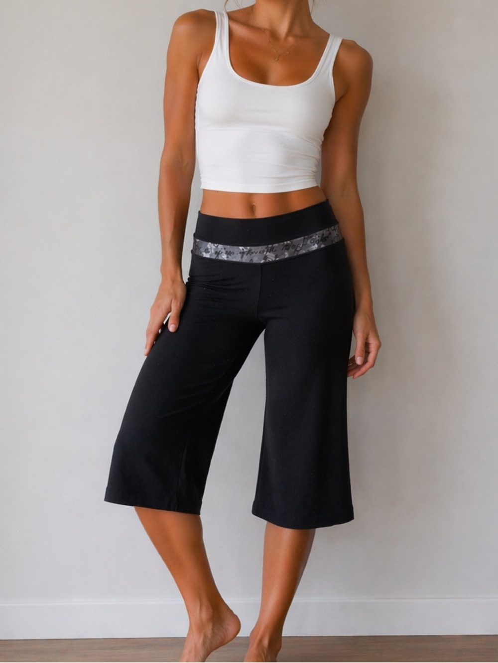 (6) Lululemon capri reversible leggings